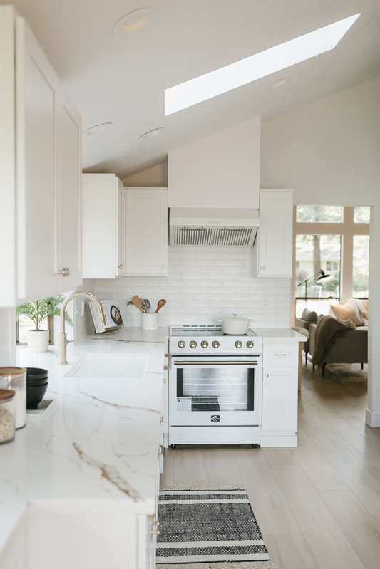 Forno Leonardo 30 Inch Freestanding Electric Range 5.0 cu ft White with Stainless Steel Handles FFSEL6012-30WHT